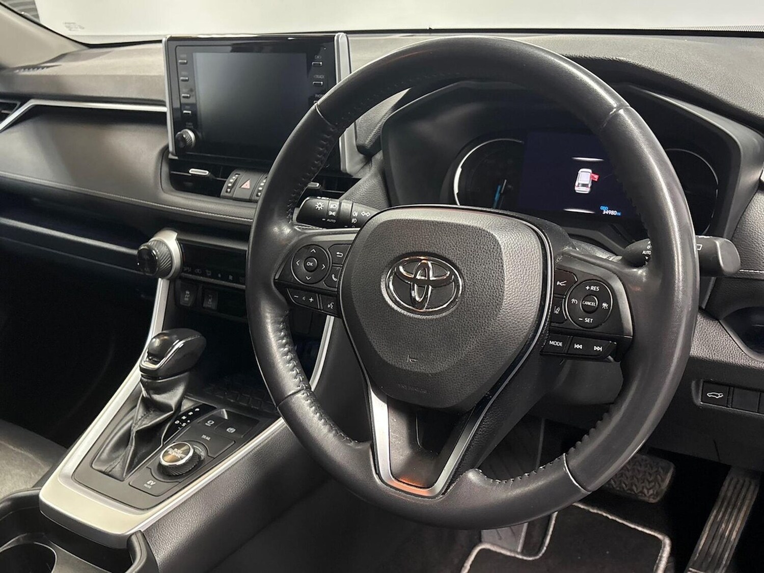 Used Toyota RAV4 2019 for sale - 76101404: Photo 15