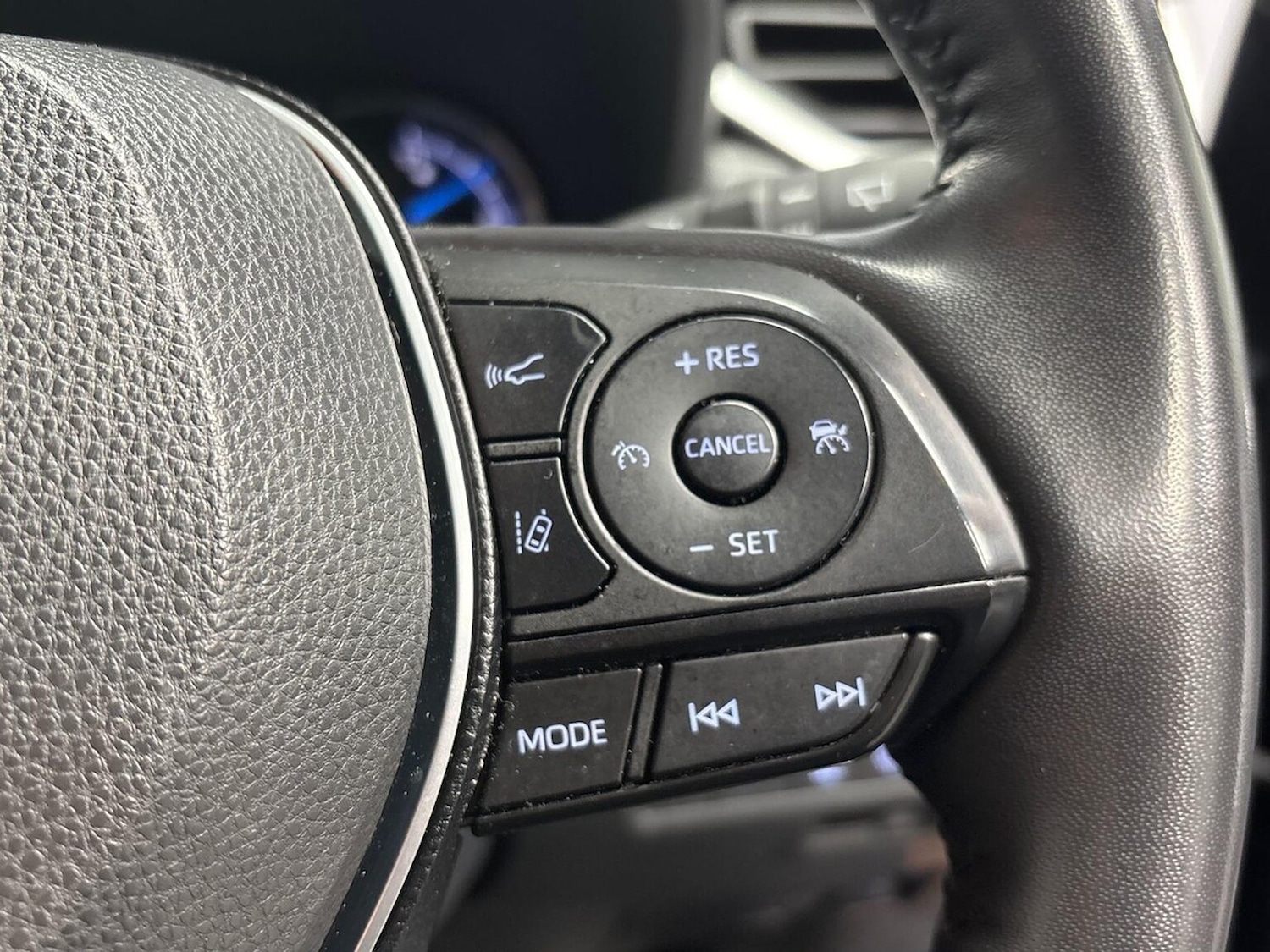Used Toyota RAV4 2019 for sale - 76101404: Photo 24