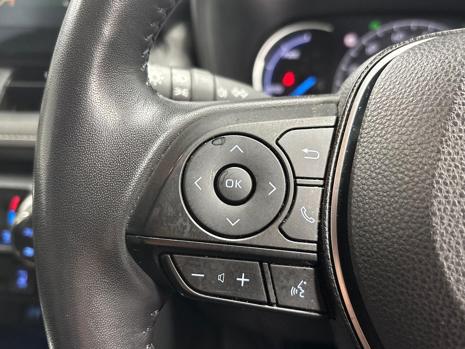 Used Toyota RAV4 2019 for sale - 76101404: Photo 25