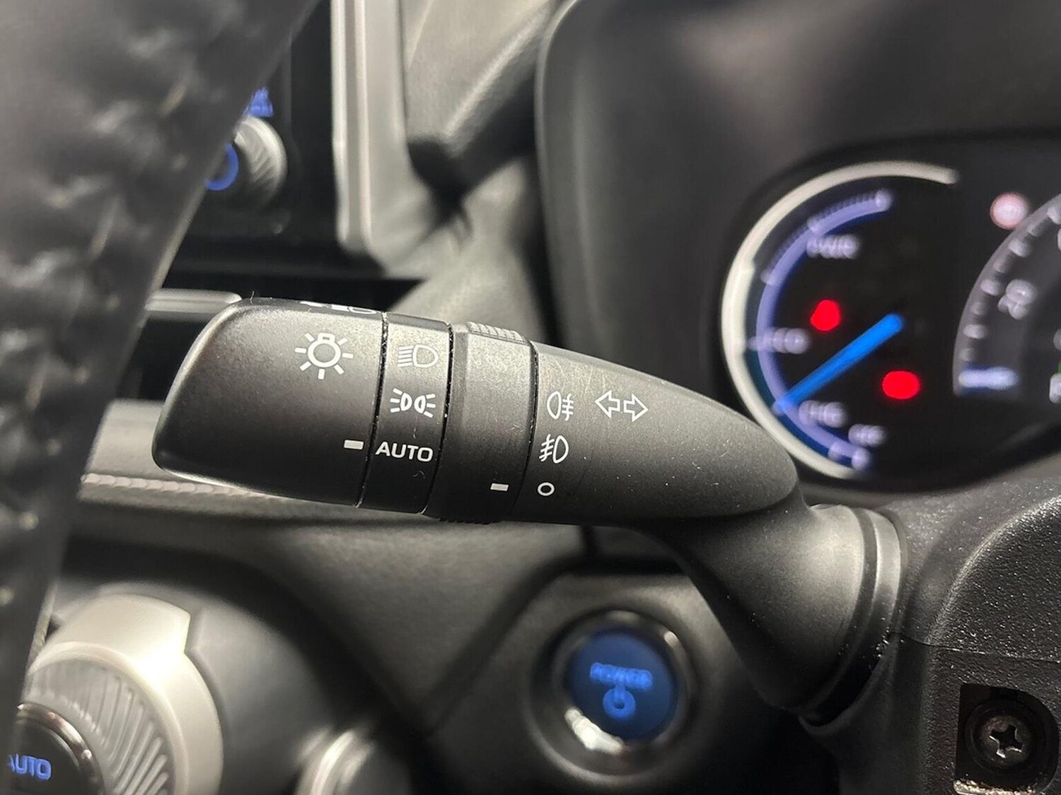 Used Toyota RAV4 2019 for sale - 76101404: Photo 27