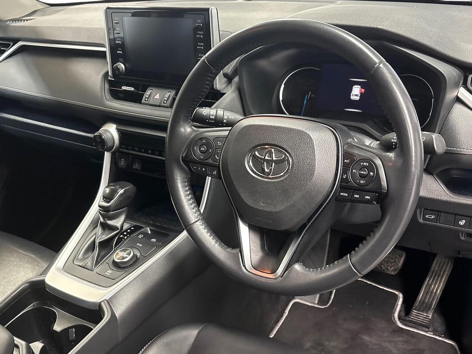 Used Toyota RAV4 2019 for sale - 76101404: Photo 8