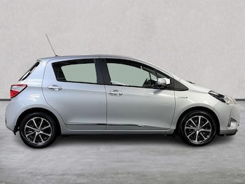Used Toyota Yaris 2019 for sale - 75701183: Photo