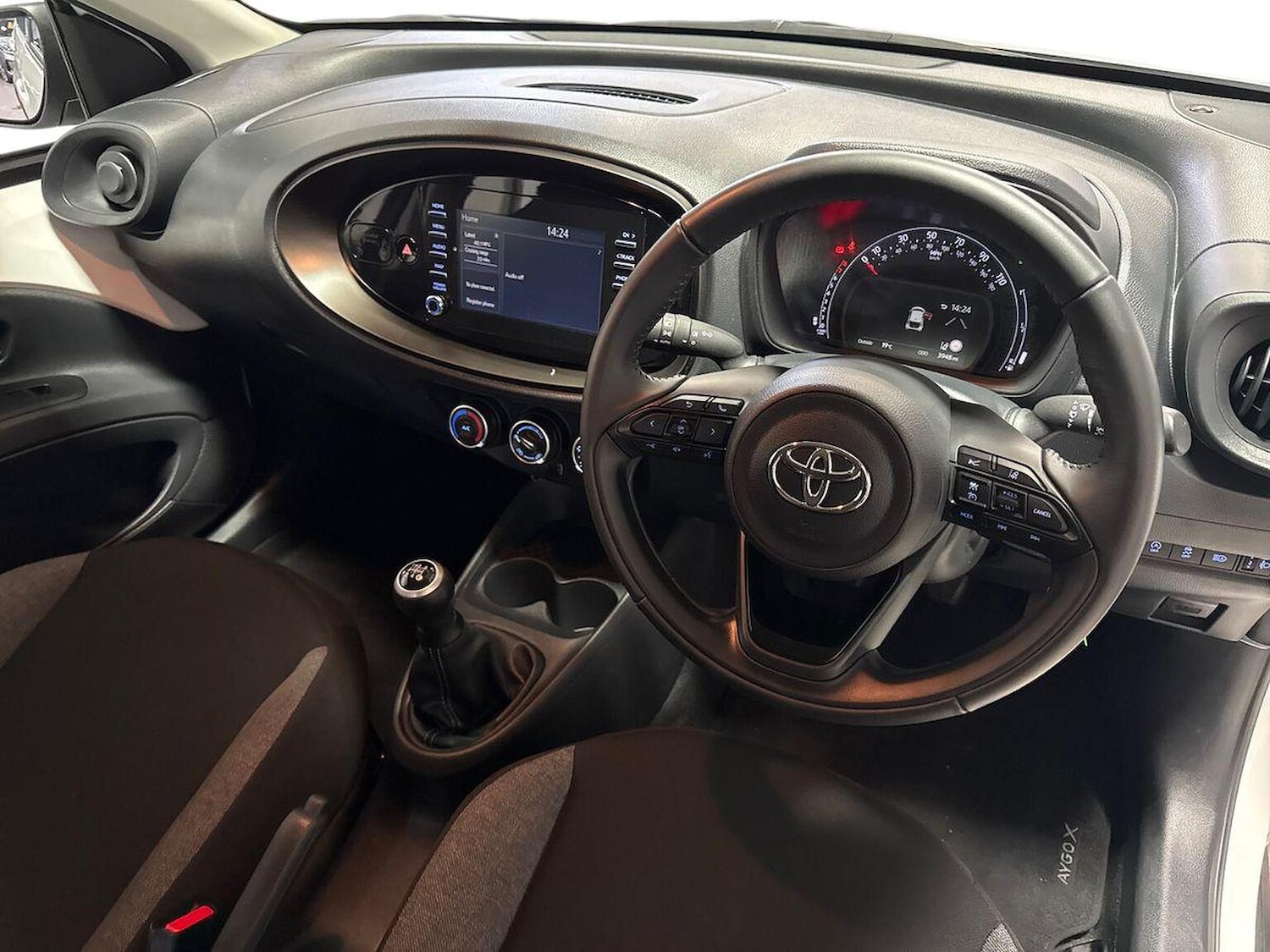 Used Toyota Aygo X 2023 for sale - 76663021: Photo 8