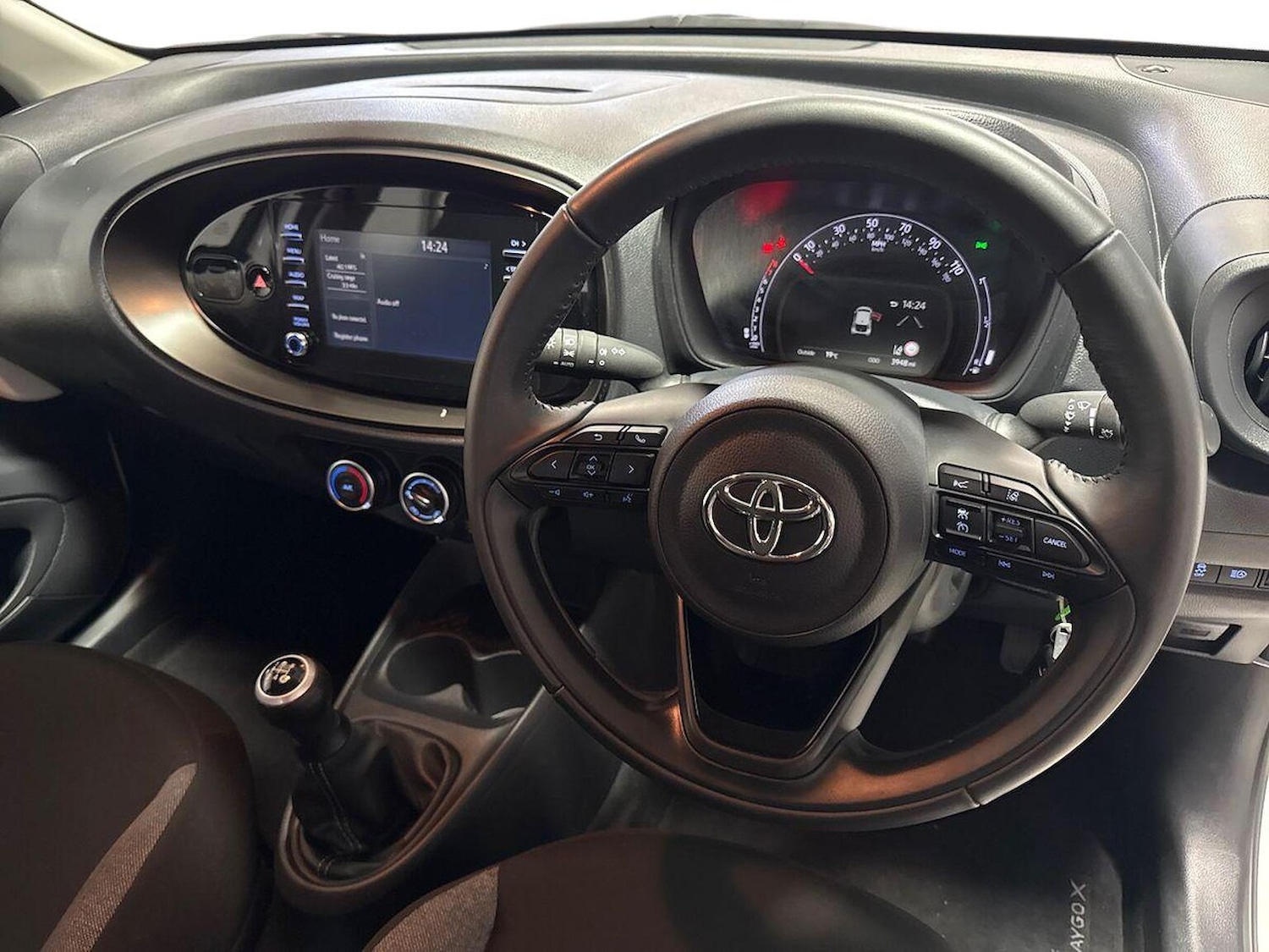 Used Toyota Aygo X 2023 for sale - 76663021: Photo 9