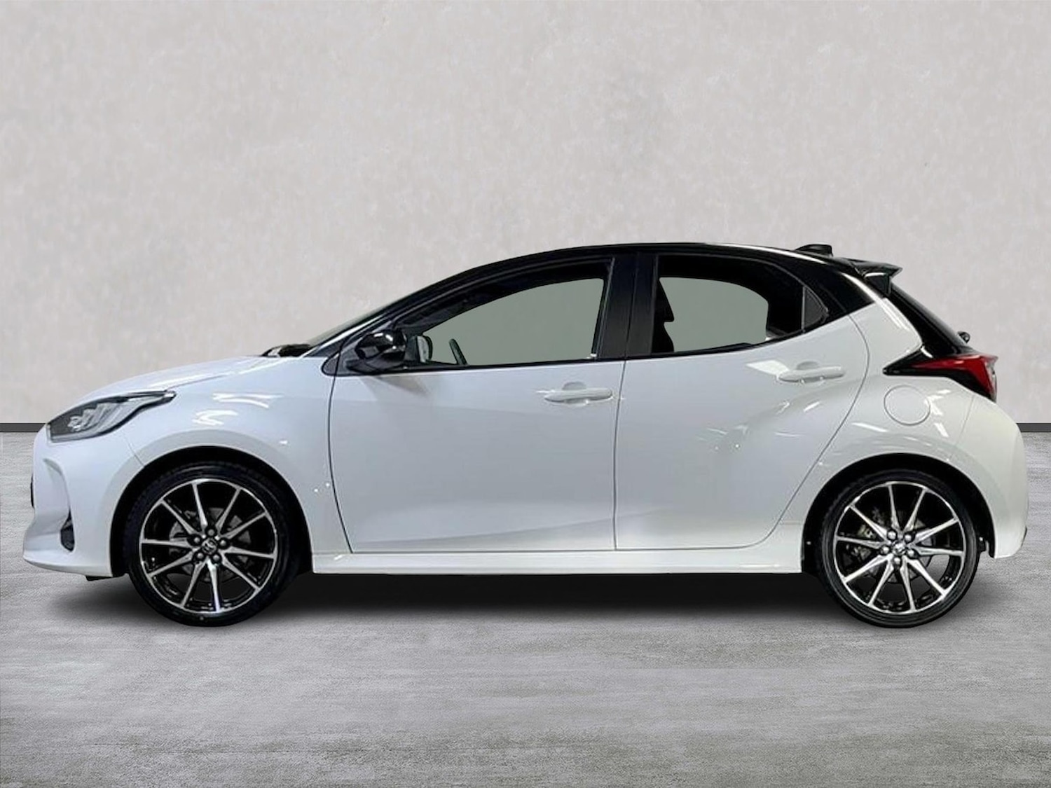 Used Toyota Yaris 2023 for sale - 76324567: Photo 19