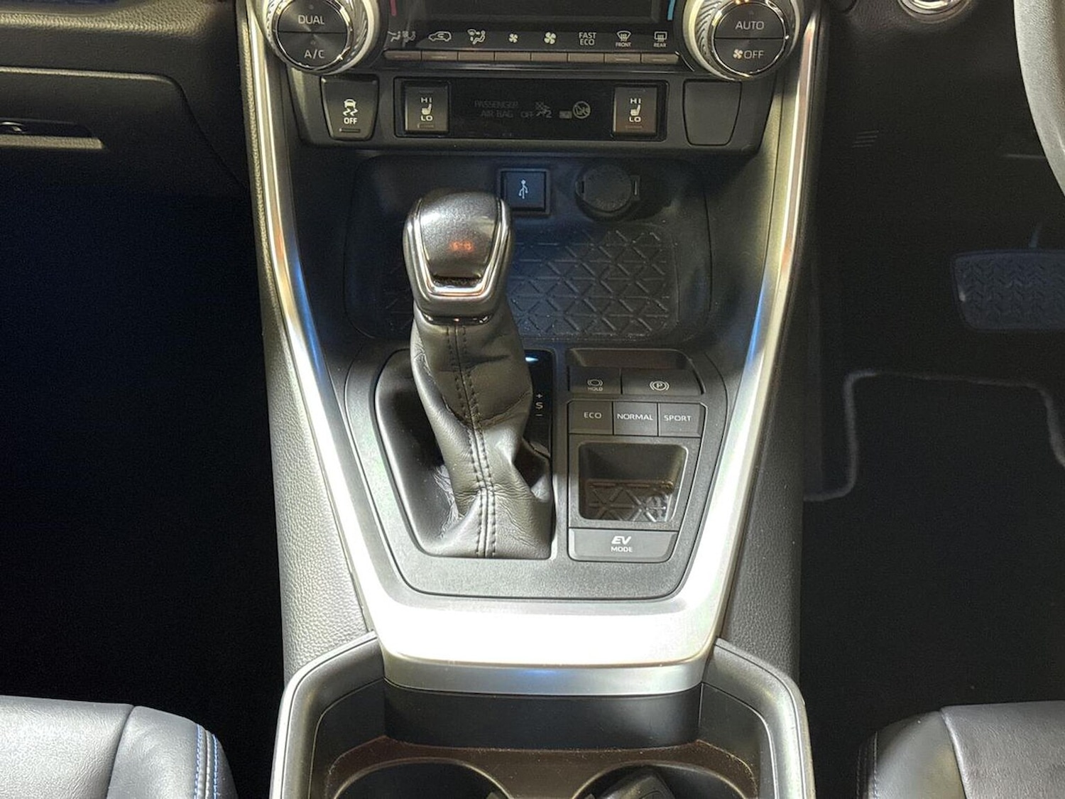 Used Toyota RAV4 2021 for sale - 76628032: Photo 13