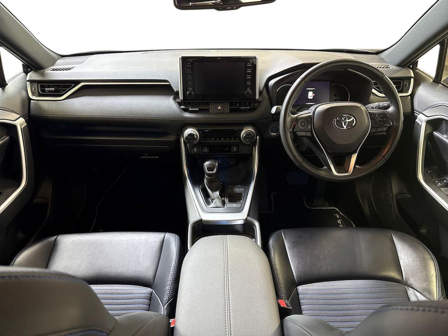 Used Toyota RAV4 2021 for sale - 76628032: Photo 8