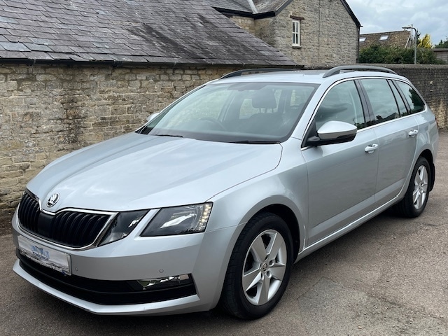 Used Skoda Octavia 2020 for sale - 76618359: Photo 2