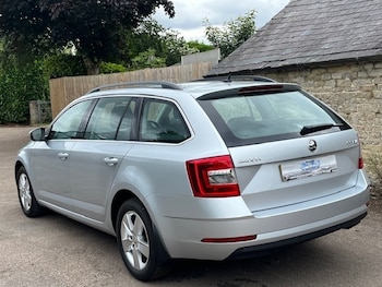 Used Skoda Octavia 2020 for sale - 76618359: Photo