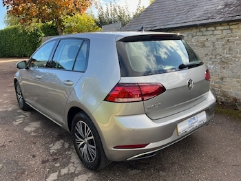 Used Volkswagen Golf 2018 for sale - 76618357: Photo