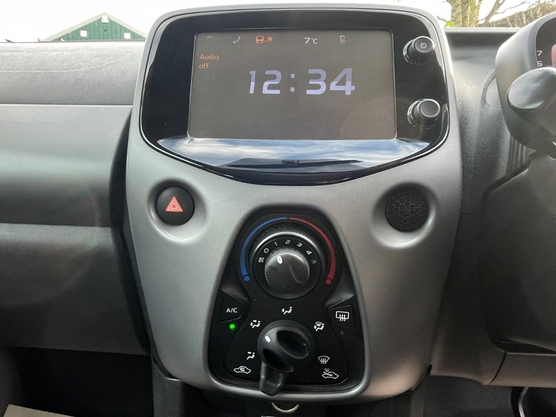 Used Toyota AYGO 2019 for sale - 77303288: Photo 18