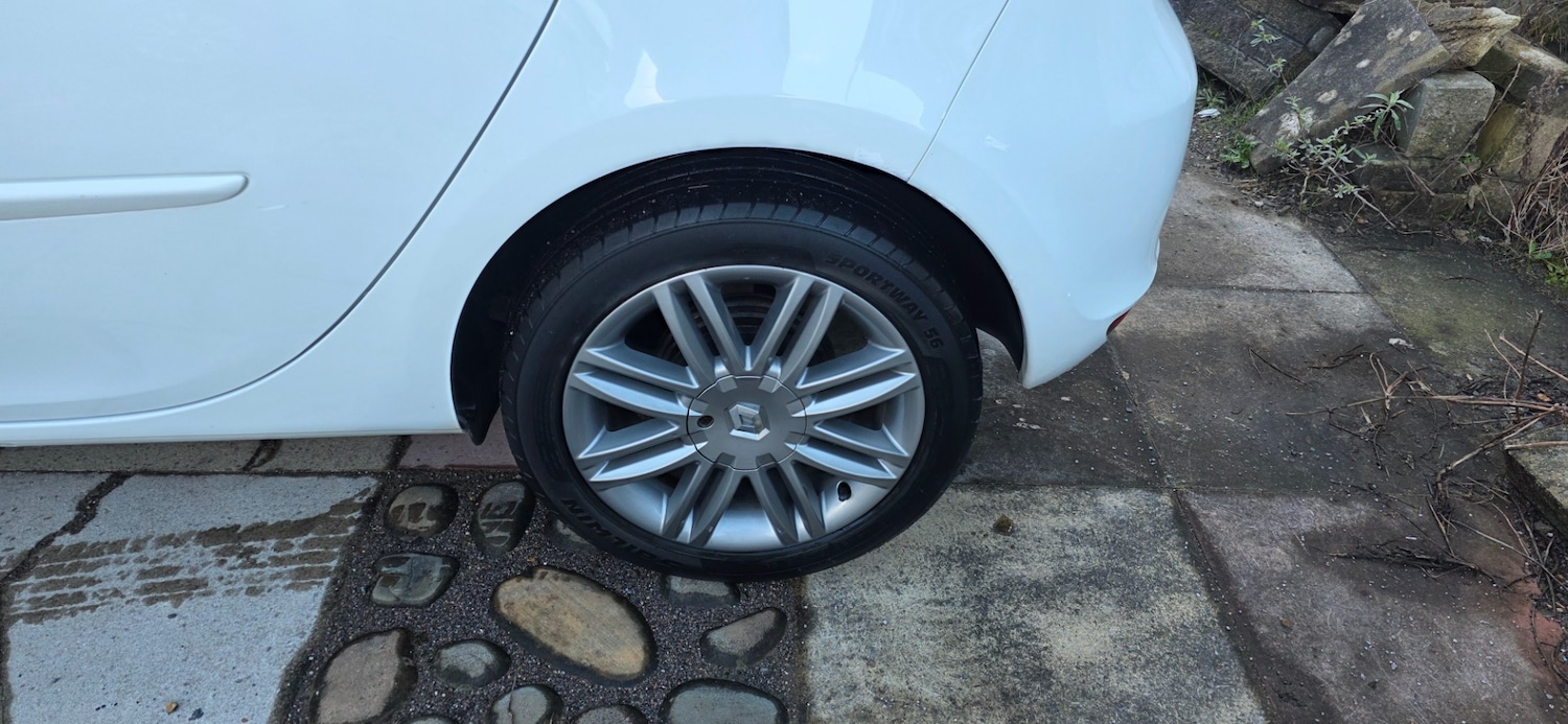 Used Renault Clio 2012 for sale - 77573088: Photo 11