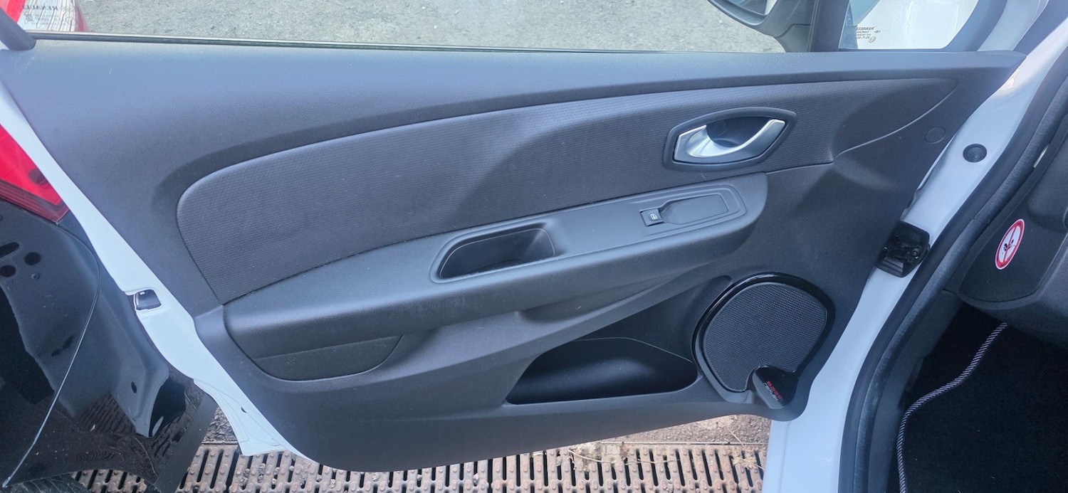 Used Renault Clio 2018 for sale - 77107831: Photo 15