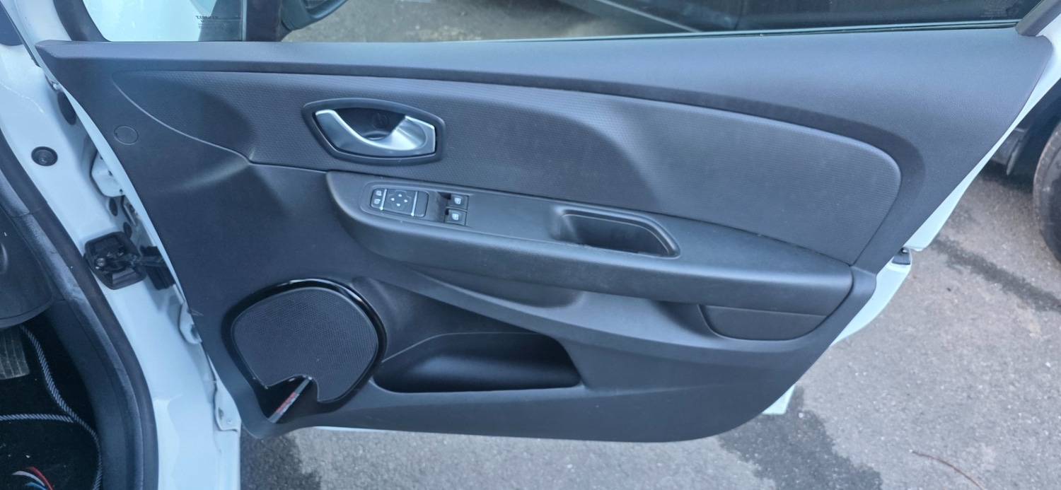 Used Renault Clio 2018 for sale - 77107831: Photo 19