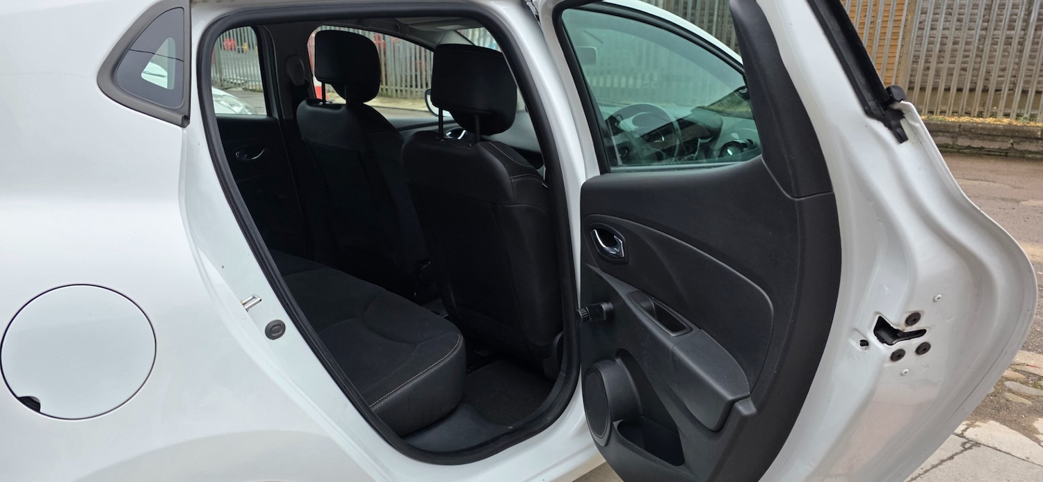 Used Renault Clio 2014 for sale - 77371729: Photo 14