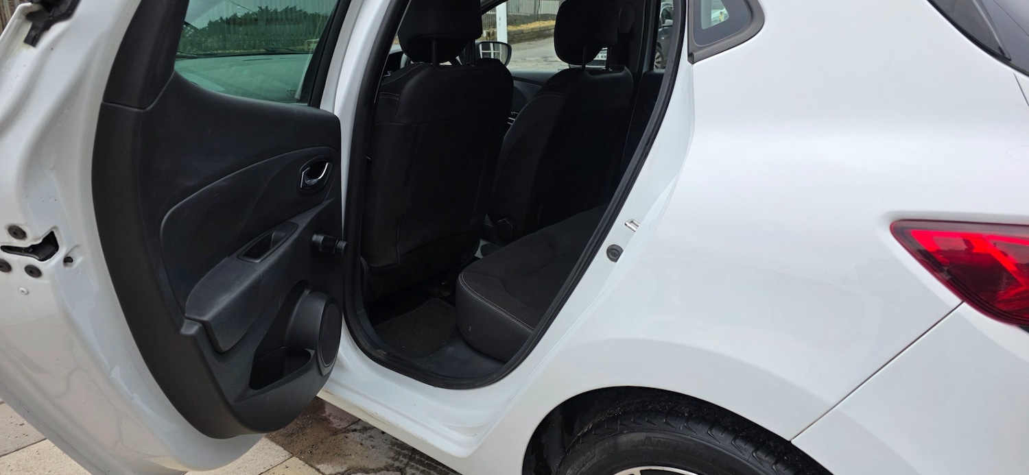 Used Renault Clio 2014 for sale - 77371729: Photo 9