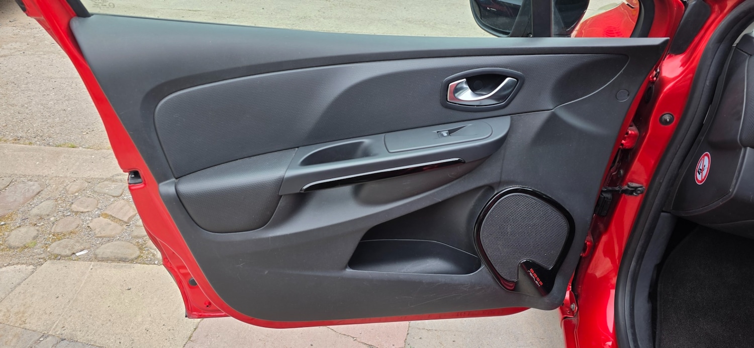 Used Renault Clio 2015 for sale - 78099042: Photo 10