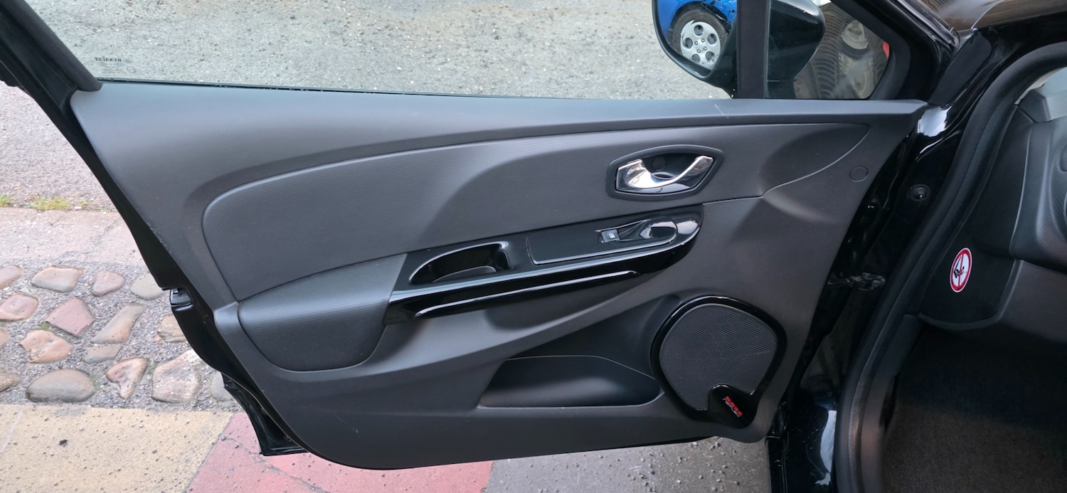 Used Renault Clio 2014 for sale - 77201740: Photo 11