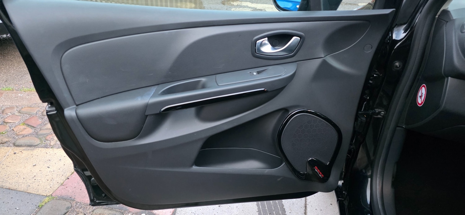 Used Renault Clio 2015 for sale - 77140953: Photo 12