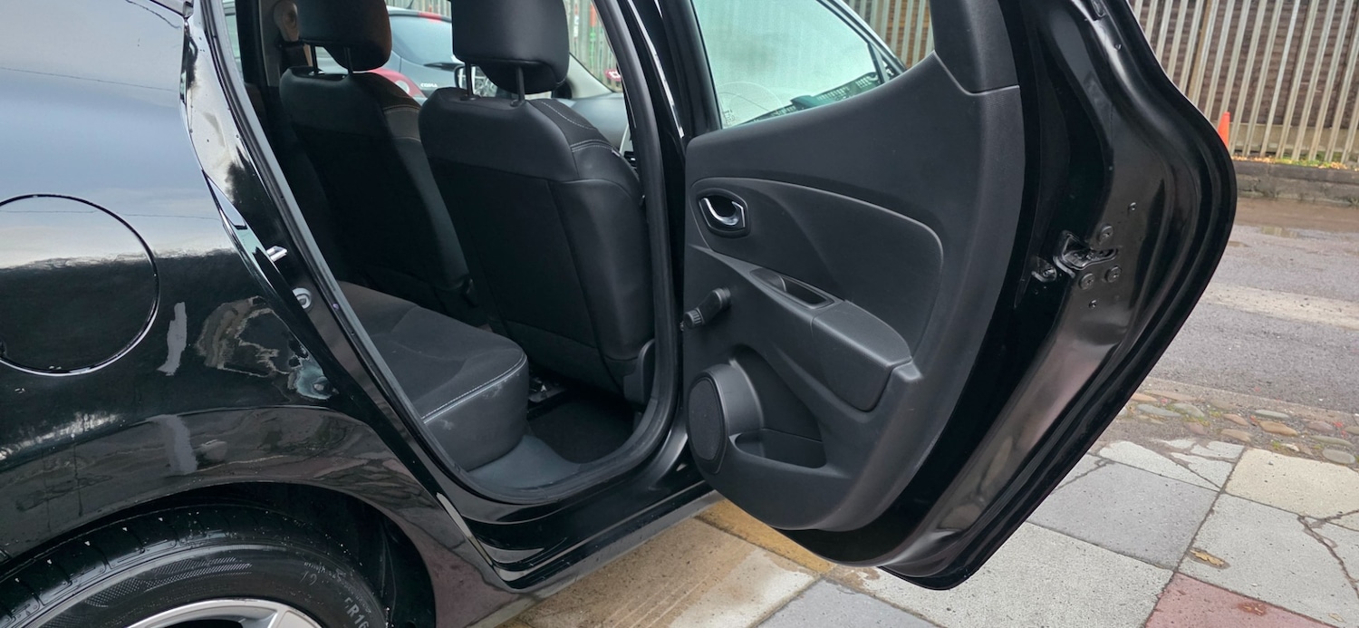 Used Renault Clio 2015 for sale - 77140953: Photo 15