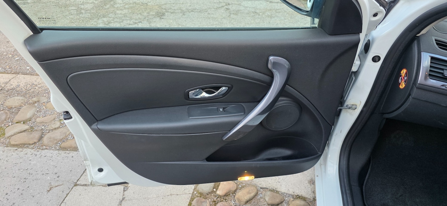 Used Renault Megane 2015 for sale - 76548094: Photo 10