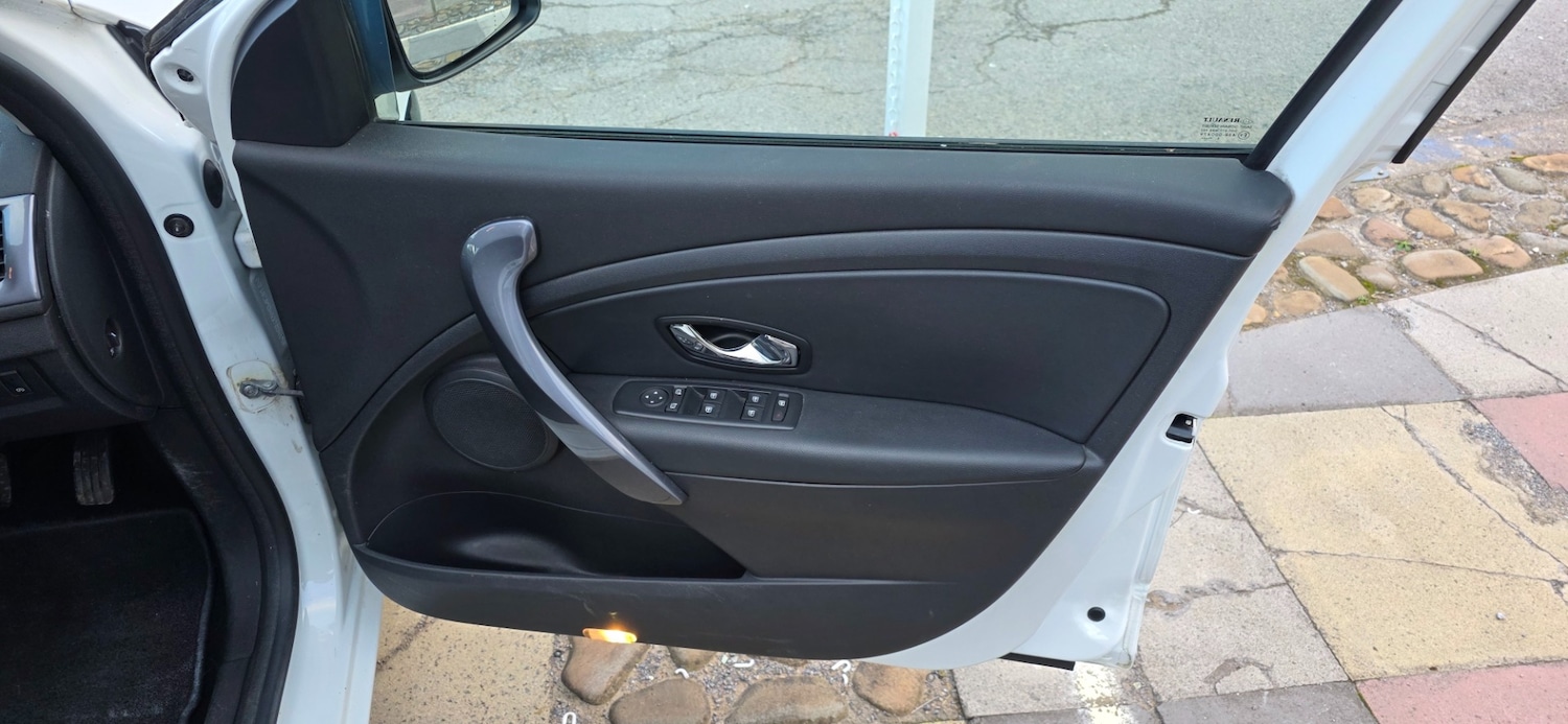 Used Renault Megane 2015 for sale - 76548094: Photo 14