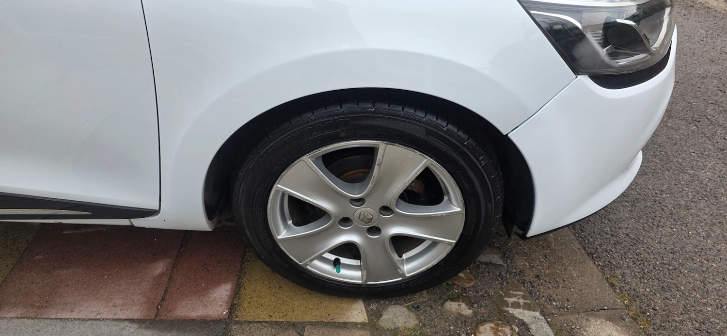 Used Renault Clio 2014 for sale - 76179102: Photo 10