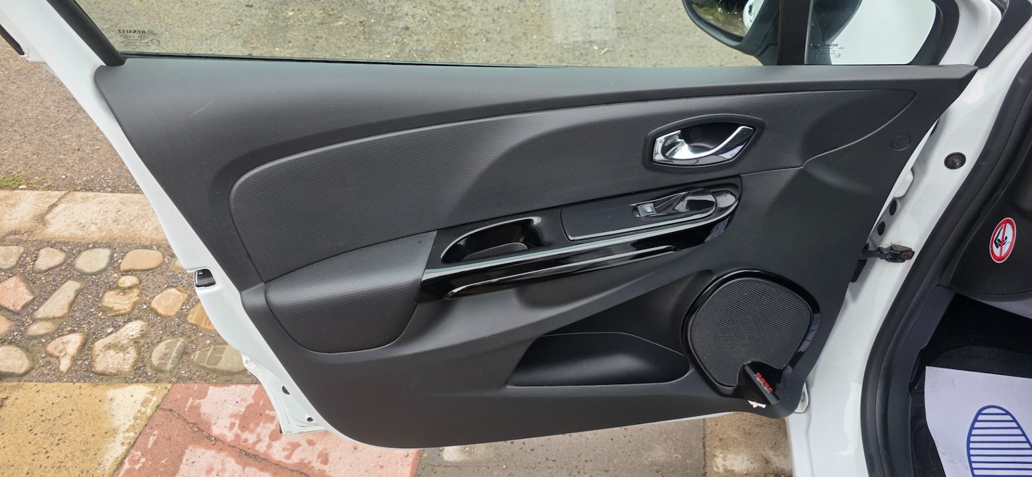Used Renault Clio 2014 for sale - 76179102: Photo 13