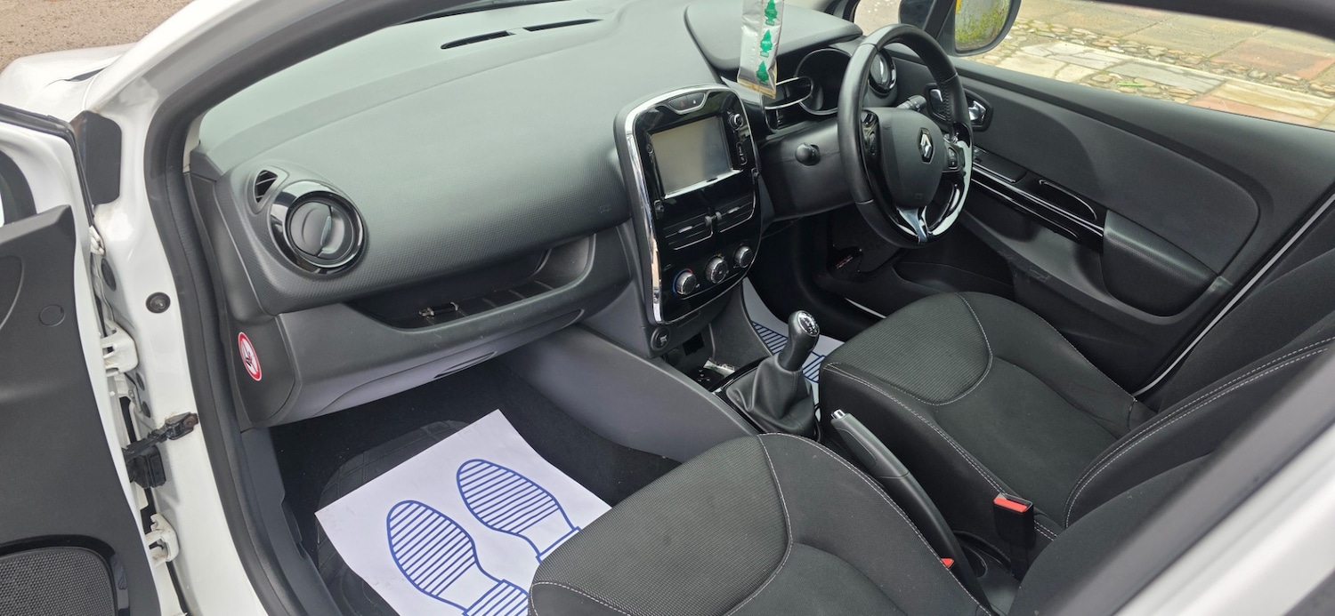 Used Renault Clio 2014 for sale - 76179102: Photo 15