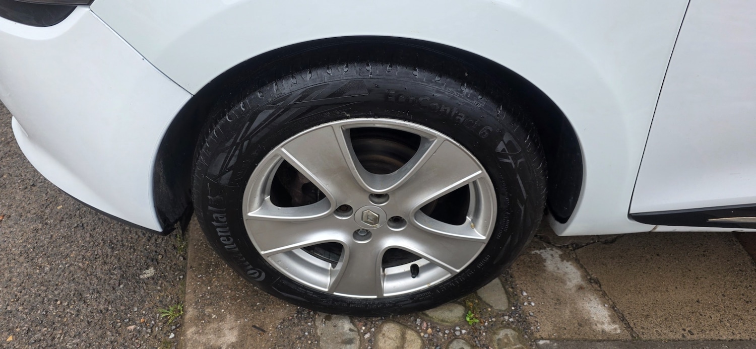 Used Renault Clio 2014 for sale - 76179102: Photo 9
