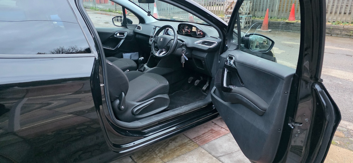 Used Peugeot 208 2017 for sale - 76459780: Photo 17