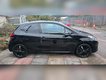 Used Peugeot 208 2017 for sale - 76459780: Photo