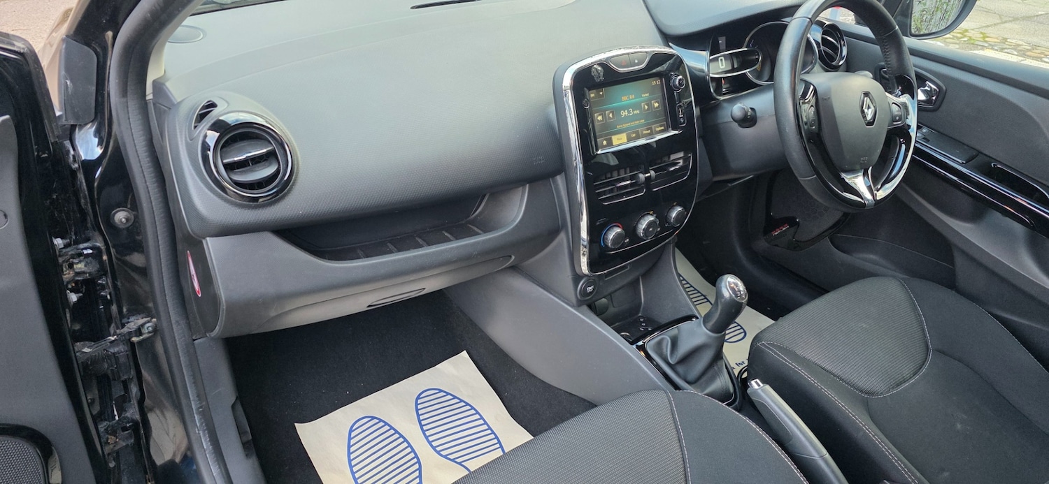 Used Renault Clio 2014 for sale - 76952227: Photo 9