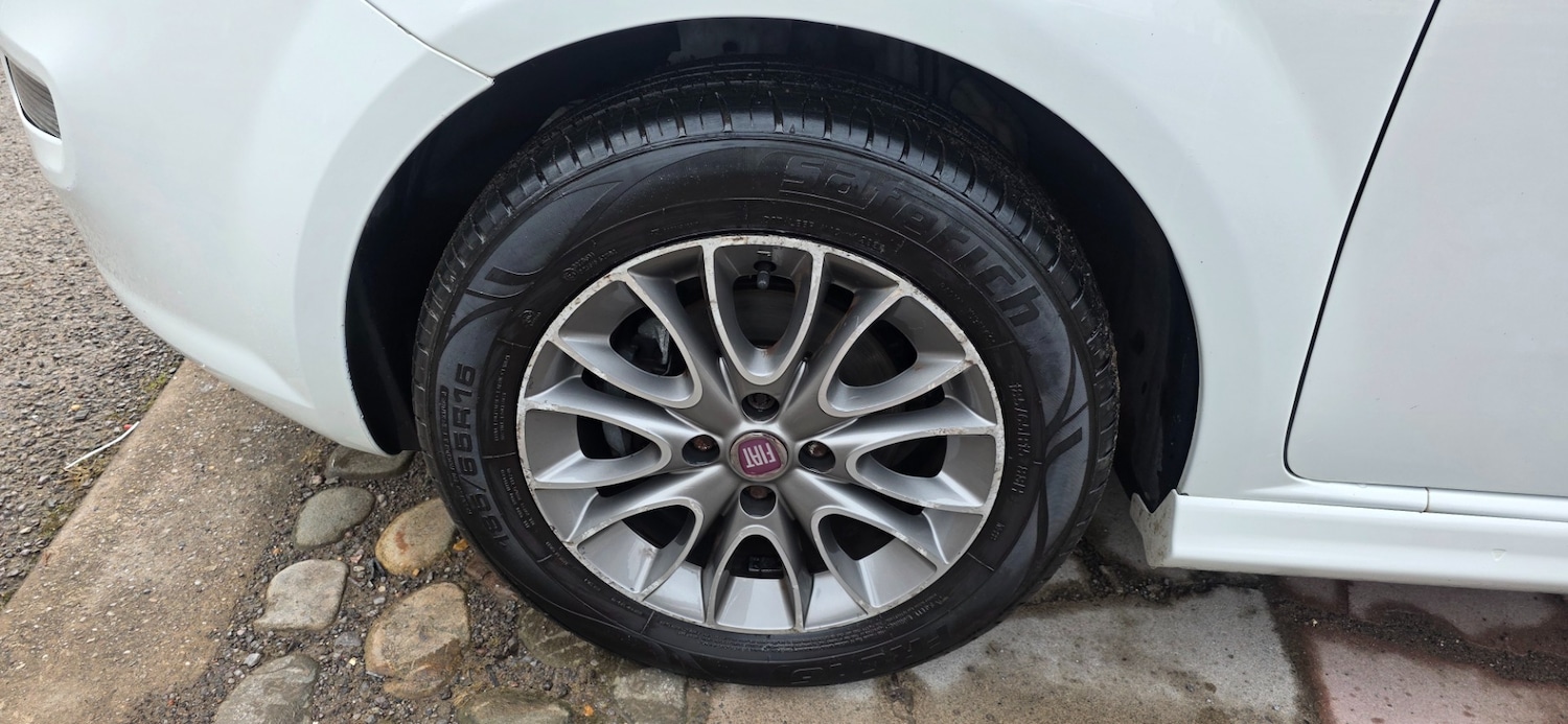 Used Fiat Punto 2012 for sale - 77201627: Photo 10