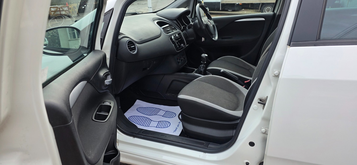 Used Fiat Punto 2012 for sale - 77201627: Photo 16