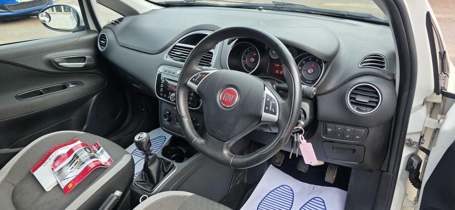 Used Fiat Punto 2012 for sale - 77201627: Photo 21