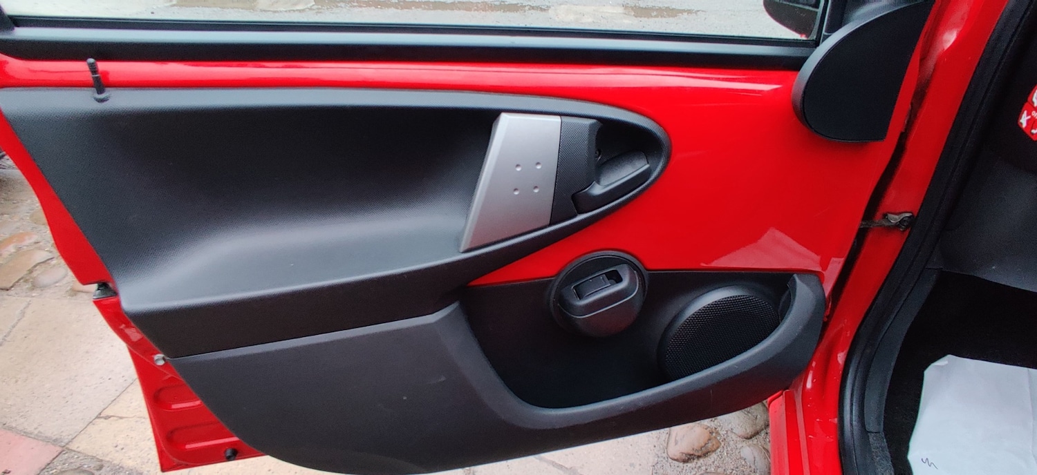 Used Peugeot 107 2012 for sale - 76179123: Photo 10