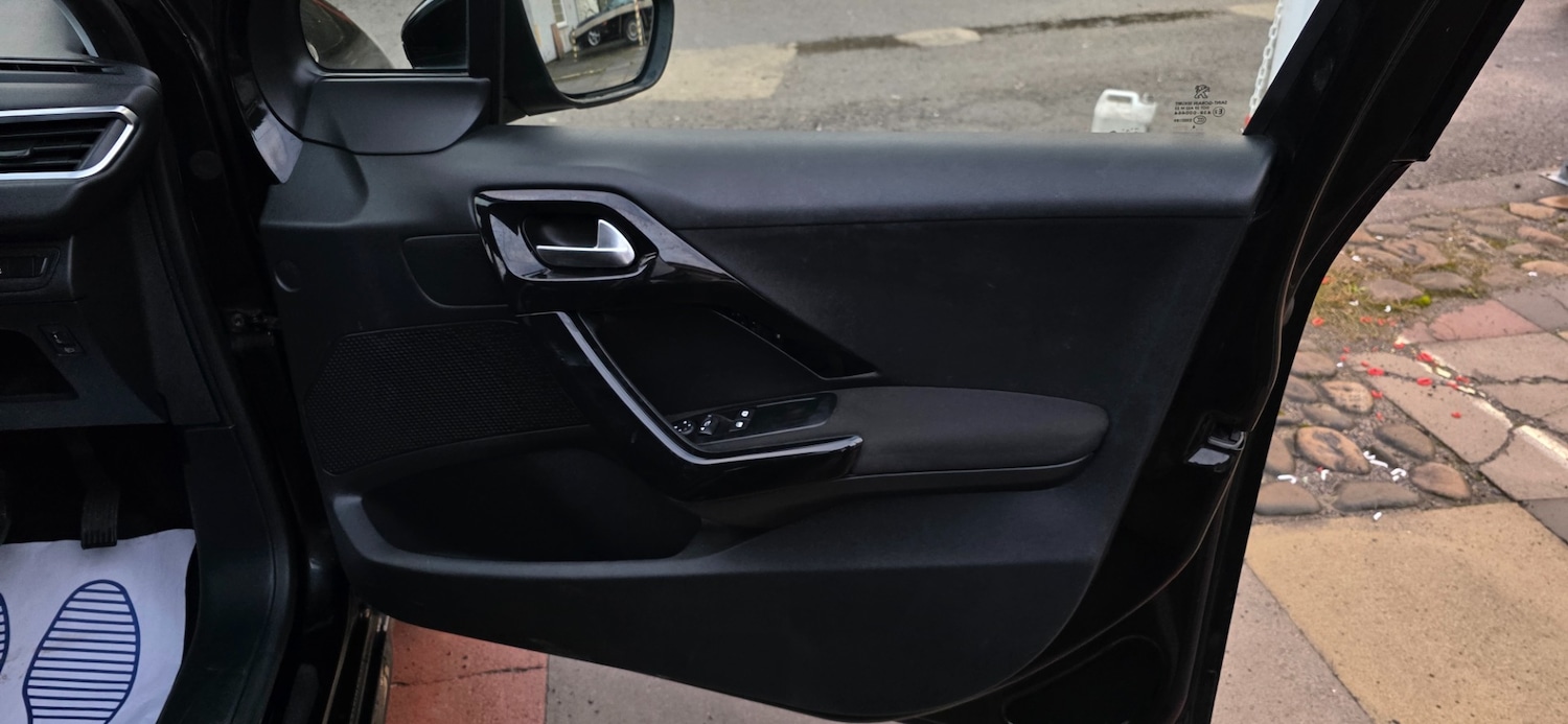 Used Peugeot 208 2014 for sale - 77357581: Photo 16