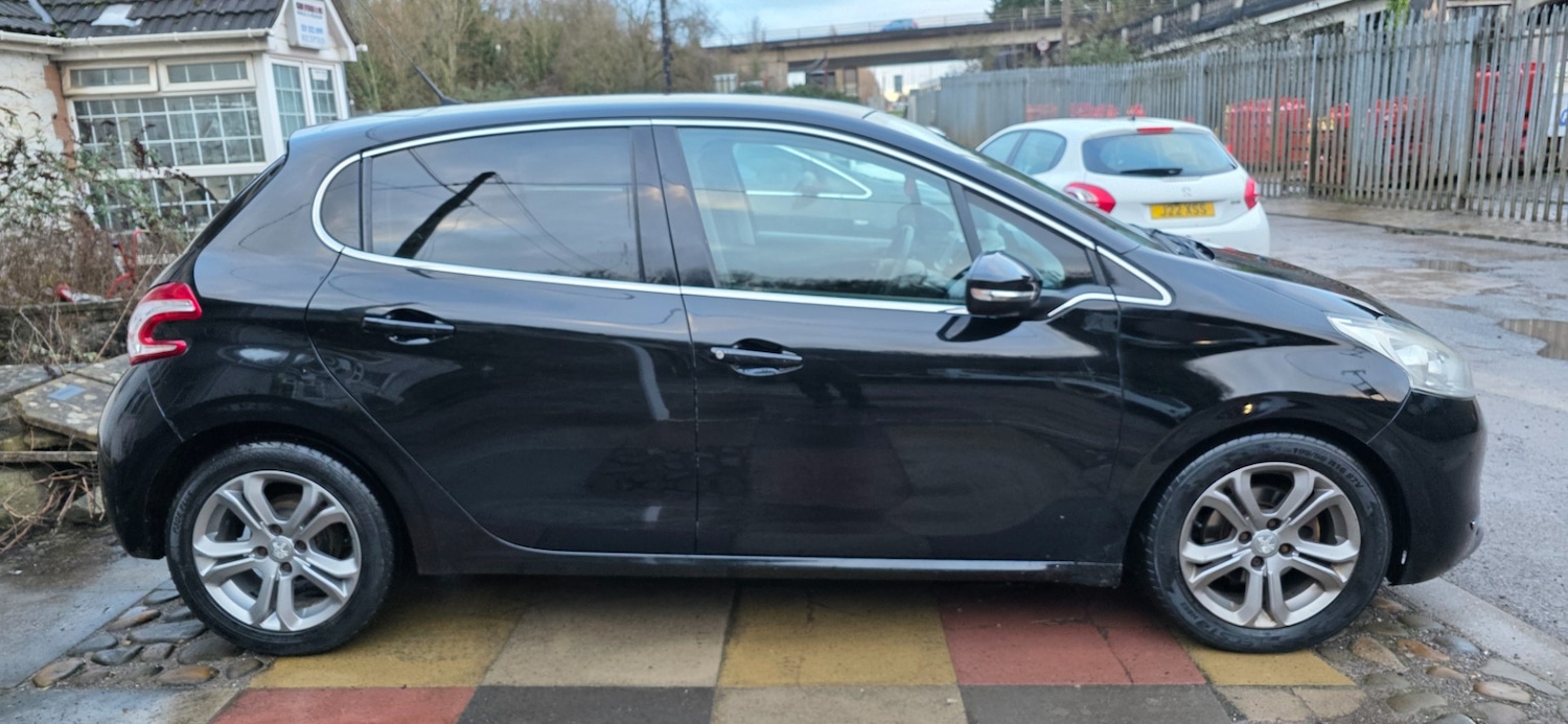 Used Peugeot 208 2014 for sale - 77357581: Photo 2