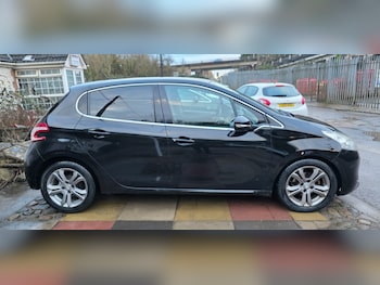 Used Peugeot 208 2014 for sale - 77357581: Photo