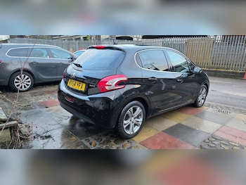 Used Peugeot 208 2014 for sale - 77357581: Photo
