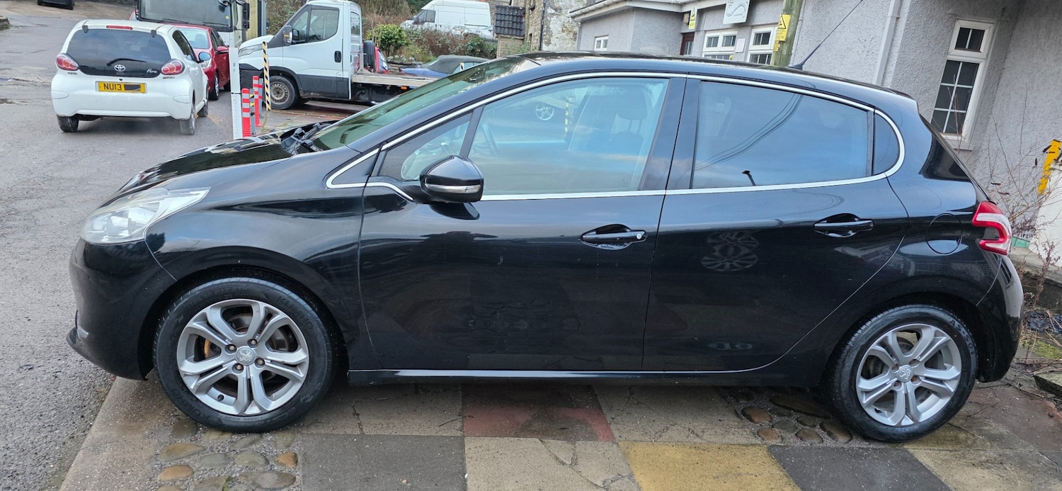 Used Peugeot 208 2014 for sale - 77357581: Photo 6