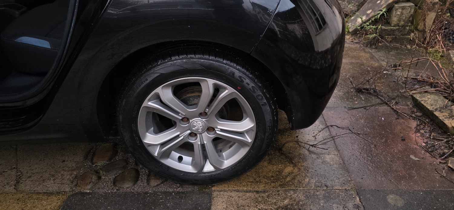 Used Peugeot 208 2014 for sale - 77357581: Photo 9