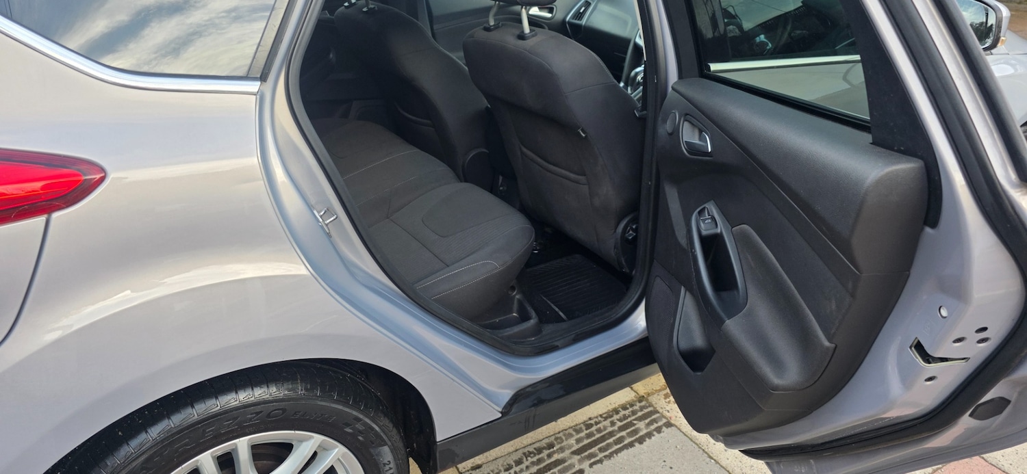 Used Ford Focus 2013 for sale - 76952222: Photo 16