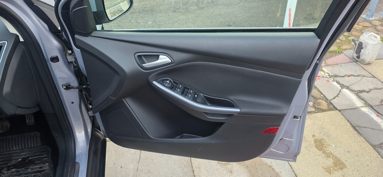 Used Ford Focus 2013 for sale - 76952222: Photo 17