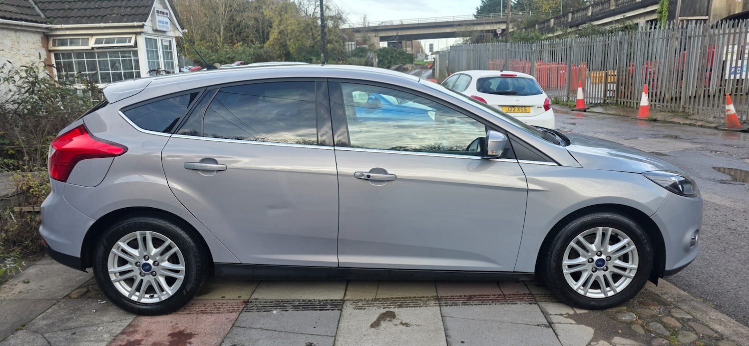 Used Ford Focus 2013 for sale - 76952222: Photo 2