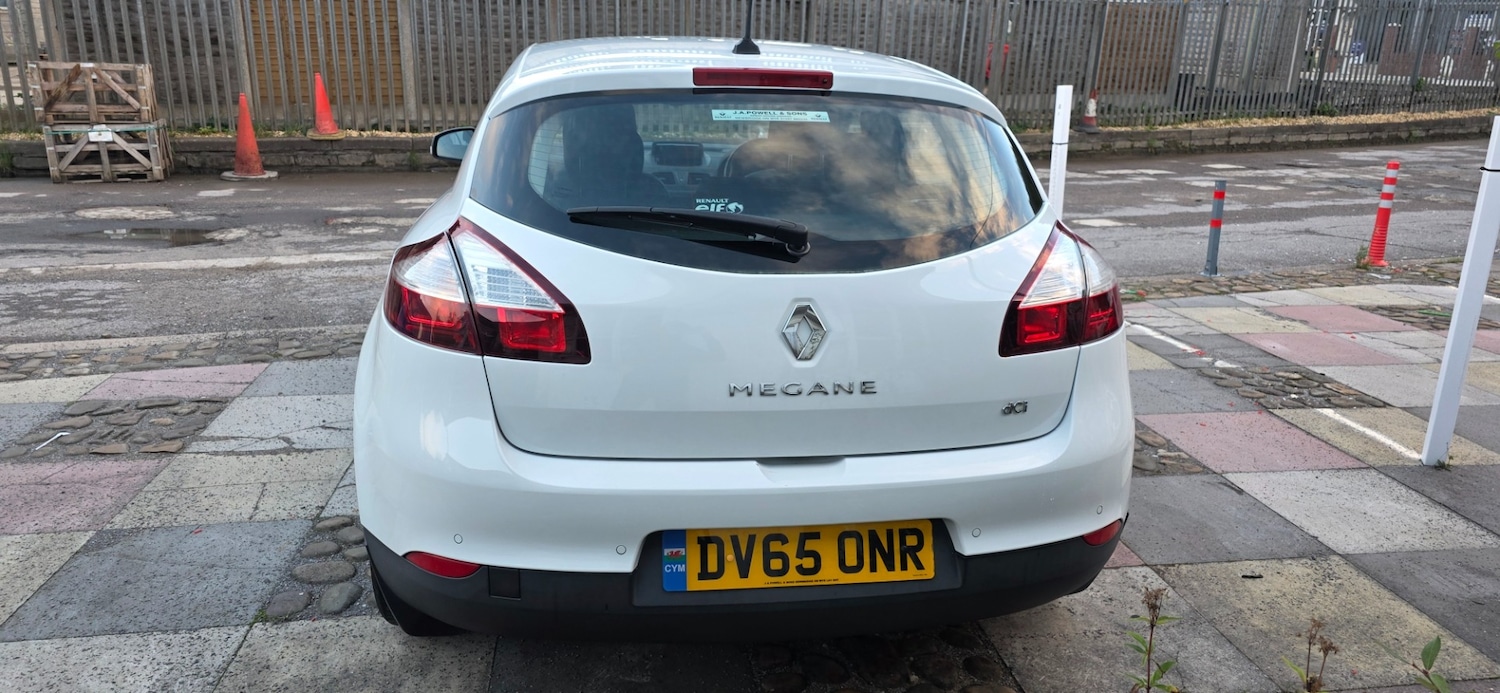 Used Renault Megane 2015 for sale - 76378119: Photo 4