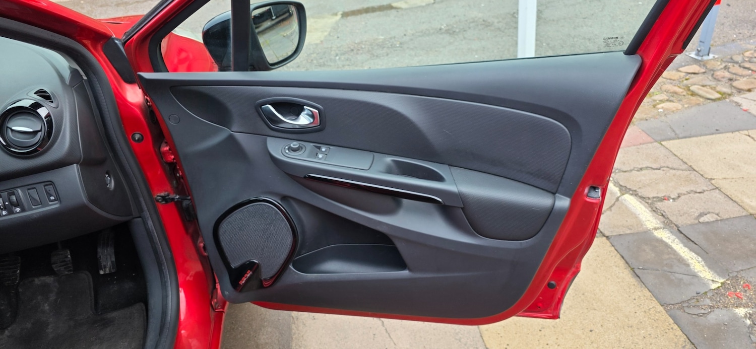 Used Renault Clio 2015 for sale - 77393413: Photo 15