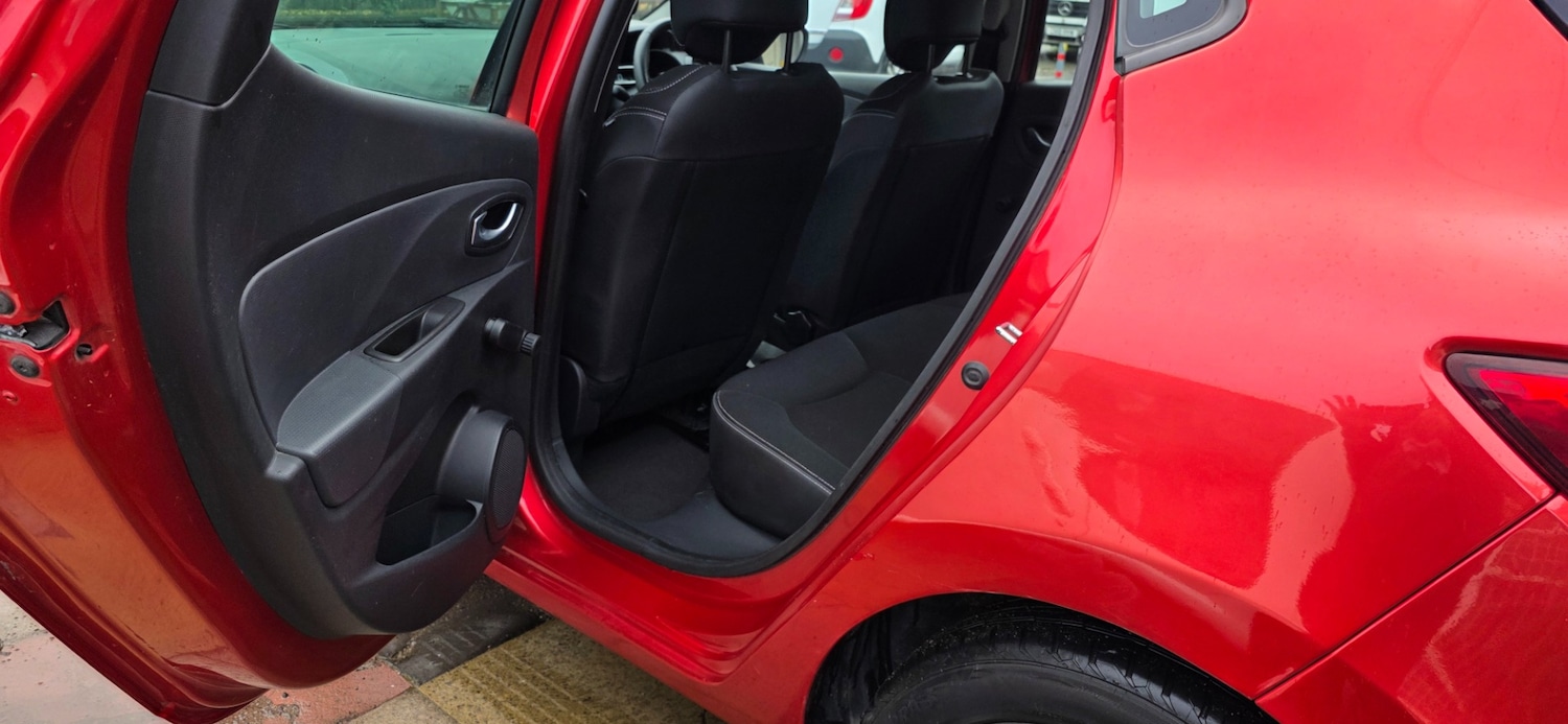 Used Renault Clio 2015 for sale - 77393413: Photo 9