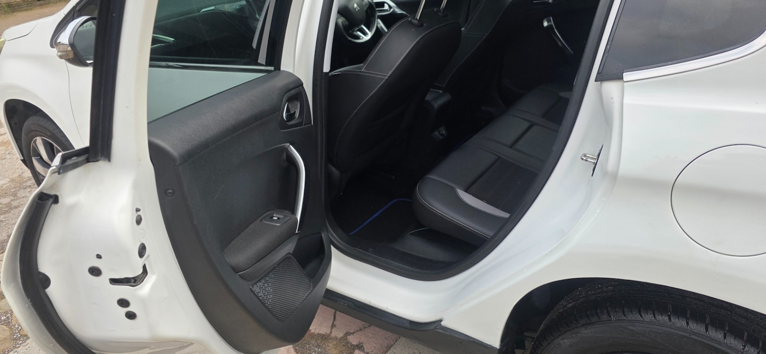 Used Peugeot 2008 2015 for sale - 76548129: Photo 14